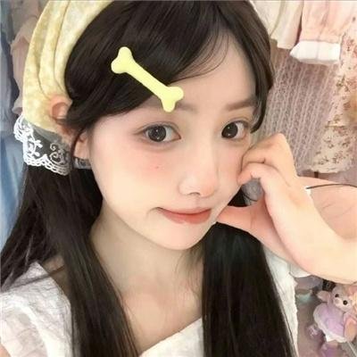 冬天的女子海报